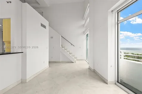 7600 Collins Avenue Miami Beach FL 33141