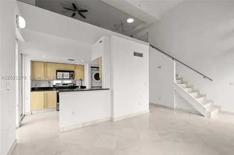 7600 Collins Avenue Miami Beach FL 33141