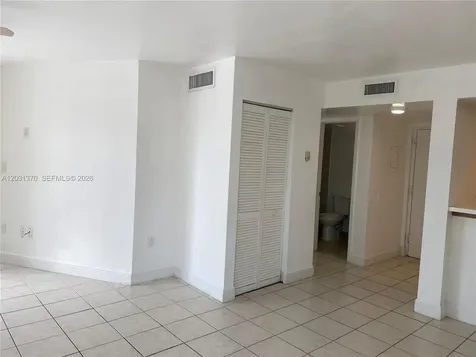 7075 NW 186th Street Hialeah FL 33015