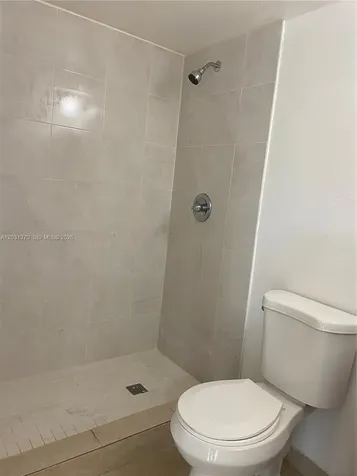 7075 NW 186th Street Hialeah FL 33015