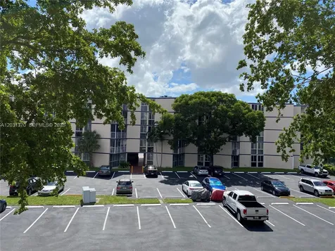 7075 NW 186th Street Hialeah FL 33015
