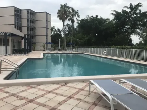 7075 NW 186th Street Hialeah FL 33015