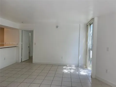 7075 NW 186th Street Hialeah FL 33015