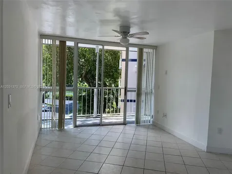 7075 NW 186th Street Hialeah FL 33015