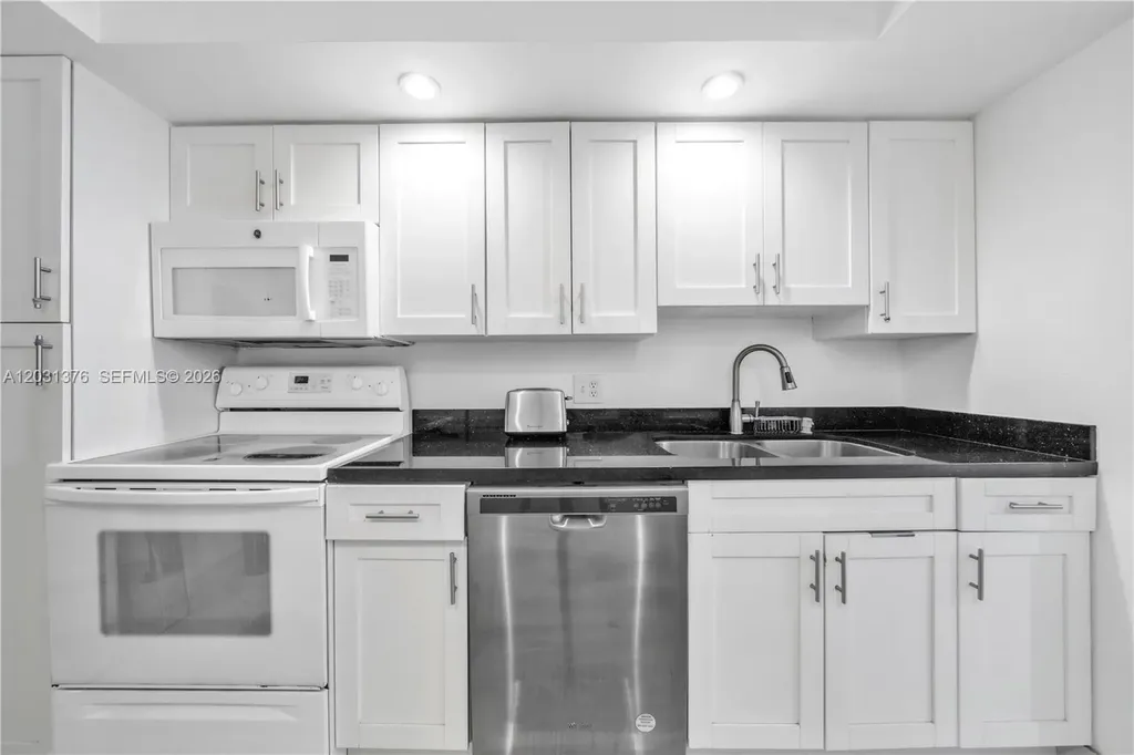 2101 S Ocean Drive Hollywood FL 33019