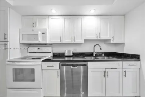 2101 S Ocean Drive Hollywood FL 33019