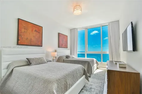 100 S Pointe Drive Miami Beach FL 33139