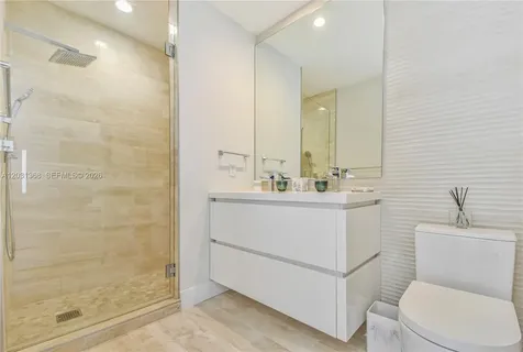 100 S Pointe Drive Miami Beach FL 33139