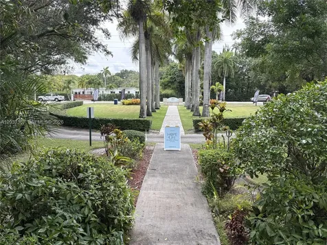 11715 SW 87th Avenue Miami FL 33176