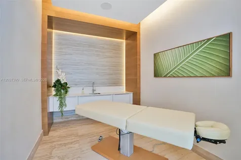 16385 Biscayne Boulevard North Miami Beach FL 33160