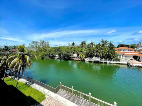 4011 N Meridian Avenue Miami Beach FL 33140