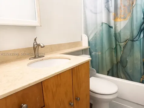 4011 N Meridian Avenue Miami Beach FL 33140