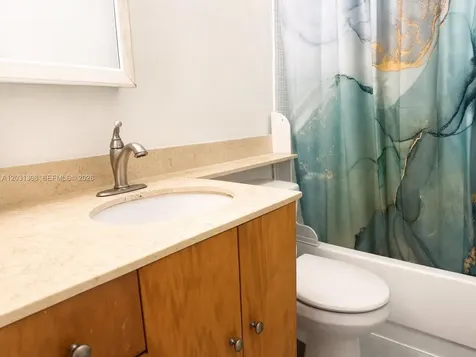 4011 N Meridian Avenue Miami Beach FL 33140