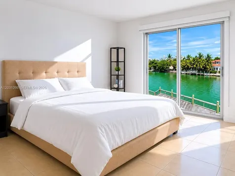 4011 N Meridian Avenue Miami Beach FL 33140