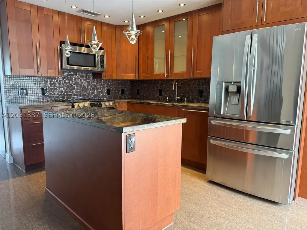 19220 NE 25th Avenue Miami FL 33180