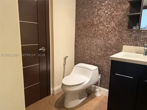 19220 NE 25th Avenue Miami FL 33180