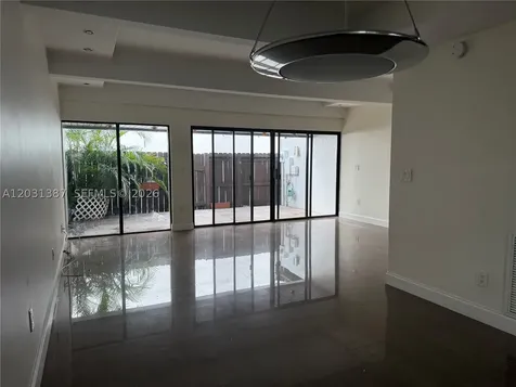 19220 NE 25th Avenue Miami FL 33180