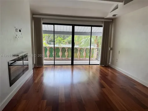 19220 NE 25th Avenue Miami FL 33180