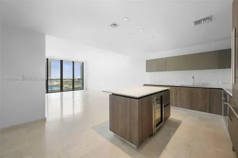68 SE 6th Street Miami FL 33131