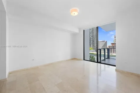 68 SE 6th Street Miami FL 33131