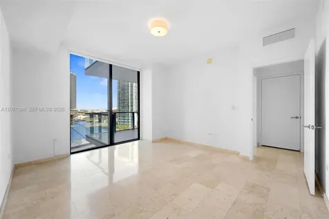 68 SE 6th Street Miami FL 33131