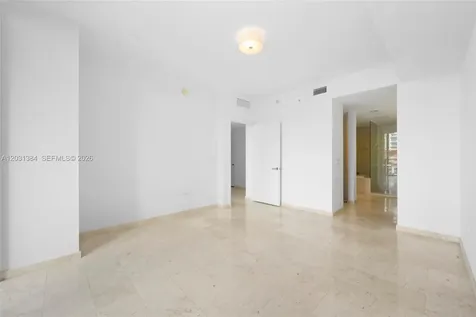 68 SE 6th Street Miami FL 33131