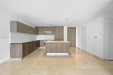 68 SE 6th Street Miami FL 33131