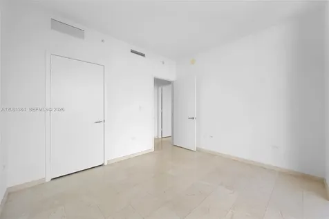 68 SE 6th Street Miami FL 33131
