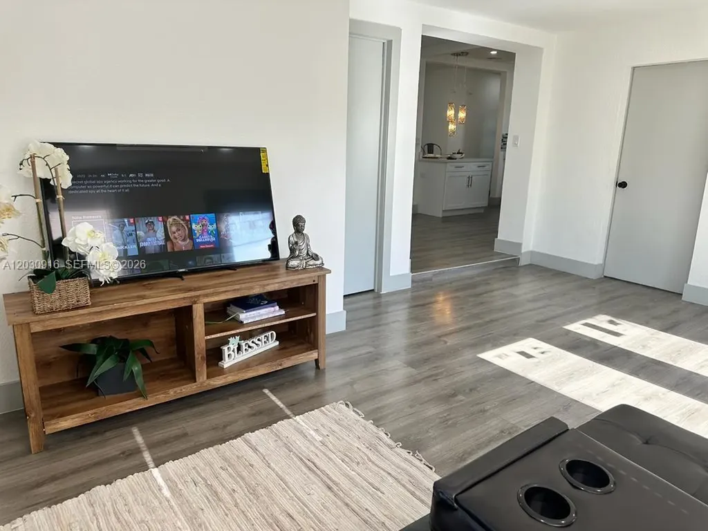 1029 SW 1st Avenue Pompano Beach FL 33060