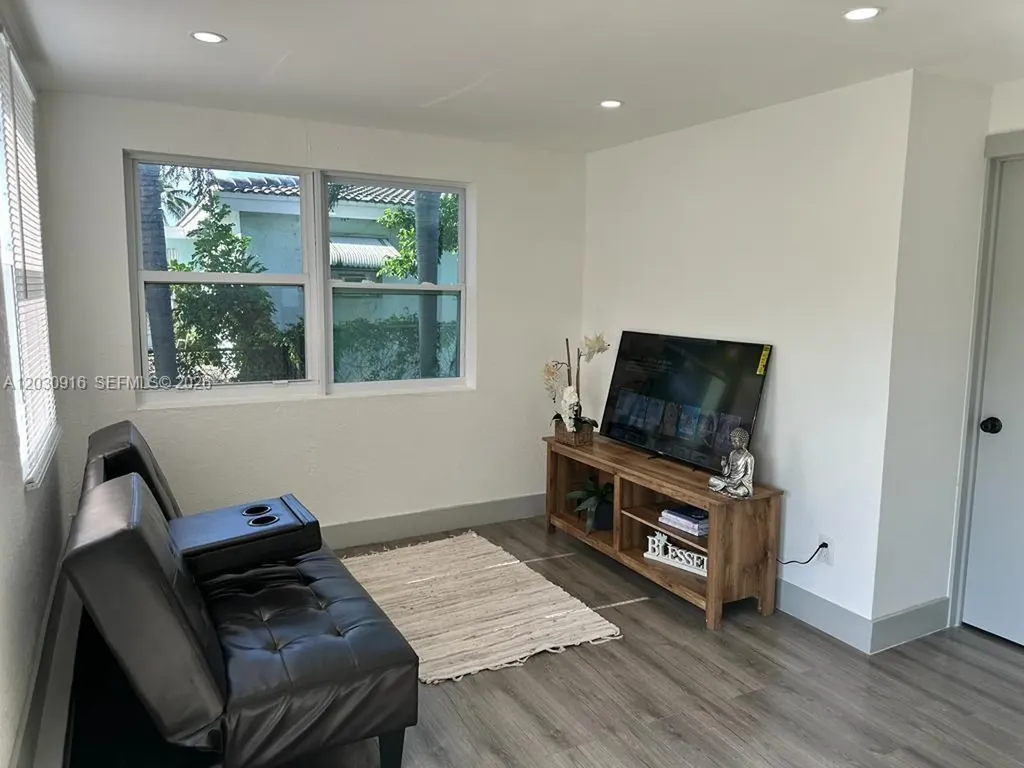 1029 SW 1st Avenue Pompano Beach FL 33060
