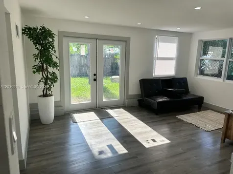 1029 SW 1st Avenue Pompano Beach FL 33060