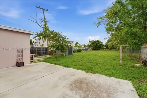 121 SW 71st Avenue Miami FL 33144