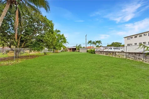 121 SW 71st Avenue Miami FL 33144