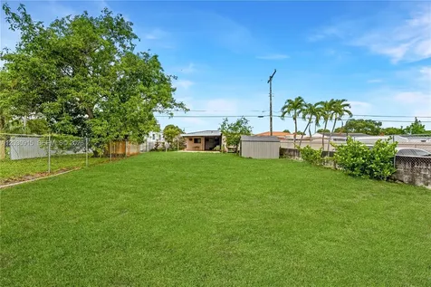 121 SW 71st Avenue Miami FL 33144