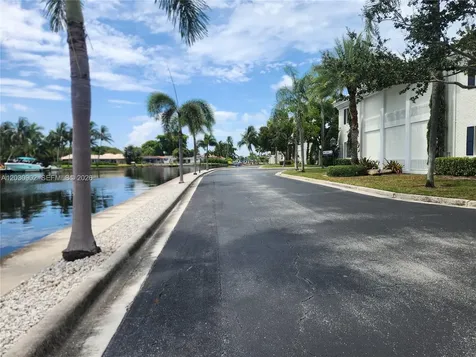 160 Cypress Club Drive Pompano Beach FL 33060