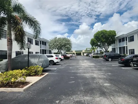 160 Cypress Club Drive Pompano Beach FL 33060