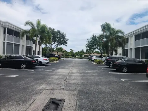 160 Cypress Club Drive Pompano Beach FL 33060