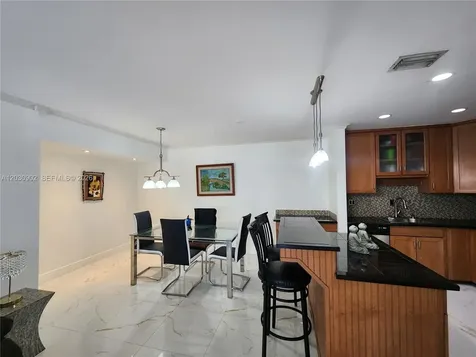 160 Cypress Club Drive Pompano Beach FL 33060