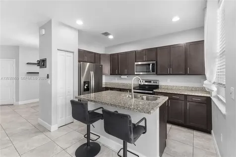 4813 NW 48th Terrace Tamarac FL 33319