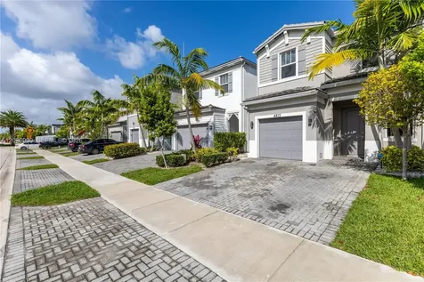 4813 NW 48th Terrace Tamarac FL 33319