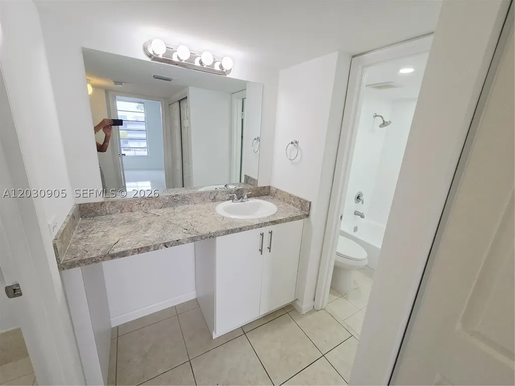 8821 W Flagler Street Miami FL 33174