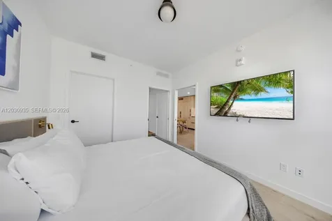225 N Miami Avenue Miami FL 33128