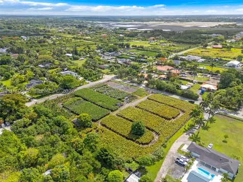 208 St SW 198 Avenue Miami FL 33187