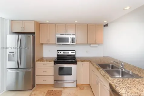 1670 Lincoln Court Miami Beach FL 33139