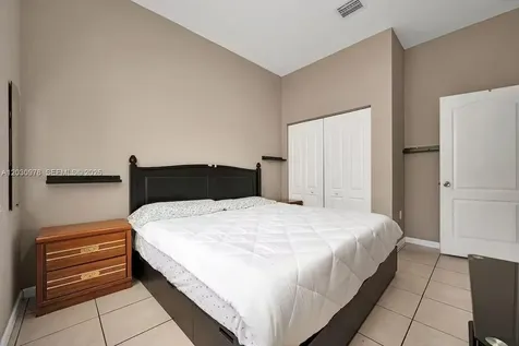 2327 NE 37th Terrace Homestead FL 33033