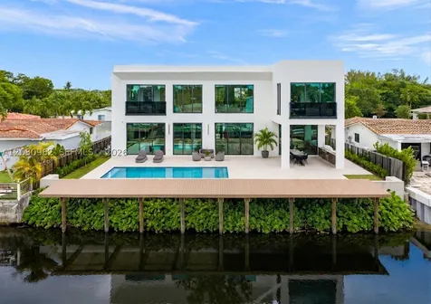 2380 NE 196th Street Miami FL 33180
