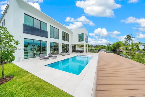 2380 NE 196th Street Miami FL 33180