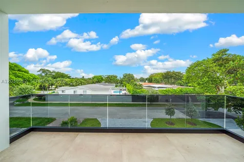 2380 NE 196th Street Miami FL 33180