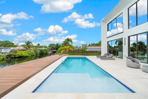 2380 NE 196th Street Miami FL 33180