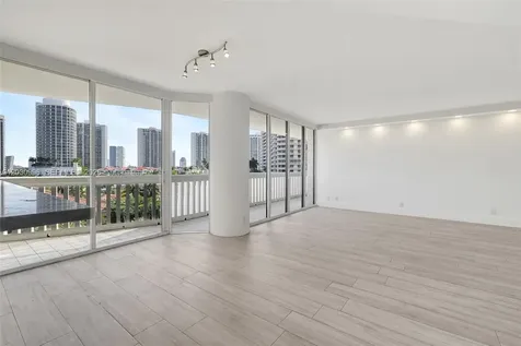1000 Island Boulevard Aventura FL 33160